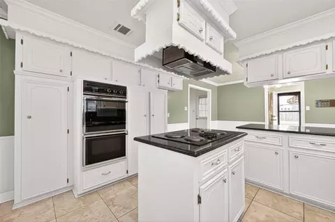 Kitchen - 607 E Cypresswood Dr, Spring, TX 77373 photo 4 of 5