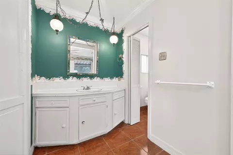 Bath - 607 E Cypresswood Dr, Spring, TX 77373 photo 5 of 6