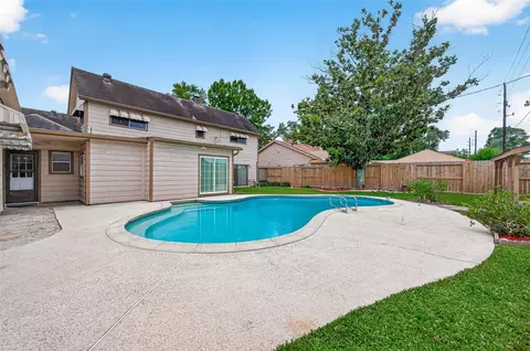 Exterior - 607 E Cypresswood Dr, Spring, TX 77373 photo 6 of 8