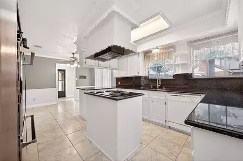 Kitchen - 607 E Cypresswood Dr, Spring, TX 77373 photo 2 of 5