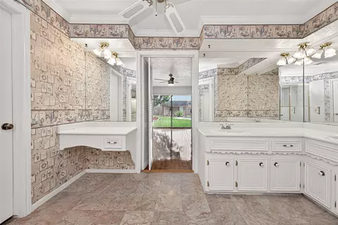 Bath - 607 E Cypresswood Dr, Spring, TX 77373 photo 1 of 6