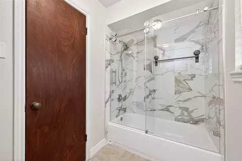 Bath - 607 E Cypresswood Dr, Spring, TX 77373 photo 4 of 6