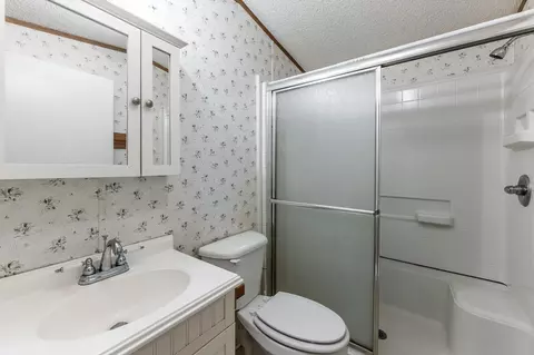 Bath - 400 Marina Dr, Trinity, TX 75862 photo 2 of 2