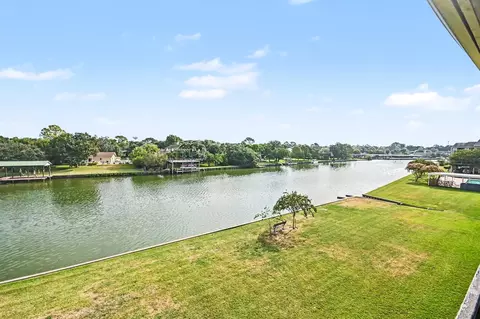 18511 Egret Bay Blvd #102, Houston, TX 77058