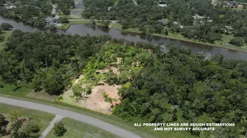 32126 Bayou Bnd, Richwood, TX 77515