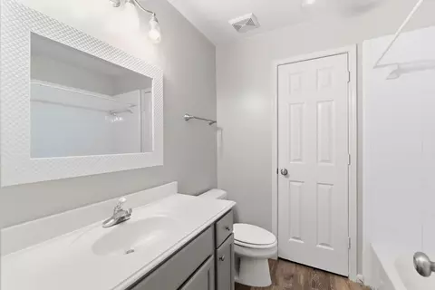 Bath - 3403 Arromanches Ln, Spring, TX 77388 photo 5 of 5