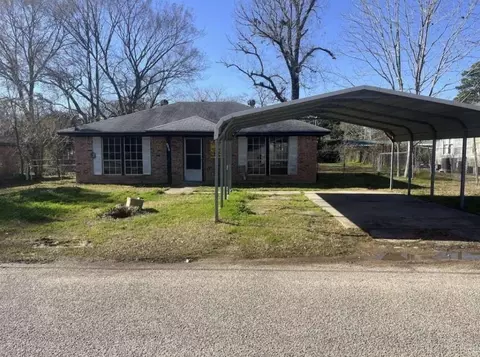 1303 N Mason Ave, Cleveland, TX 77327
