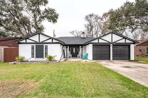 310 Hackberry Dr, Highlands, TX 77562 photo 1