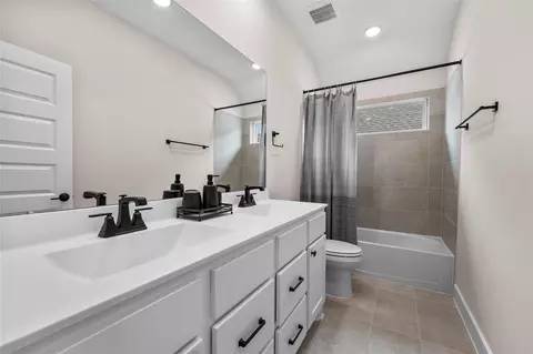 Bath - 28033 Pebble Park Dr, Spring, TX 77386 photo 5 of 5