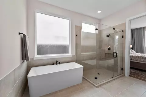 Bath - 28033 Pebble Park Dr, Spring, TX 77386 photo 3 of 5