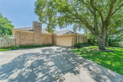 210 Mill Trail Dr, Sugar Land, TX 77498