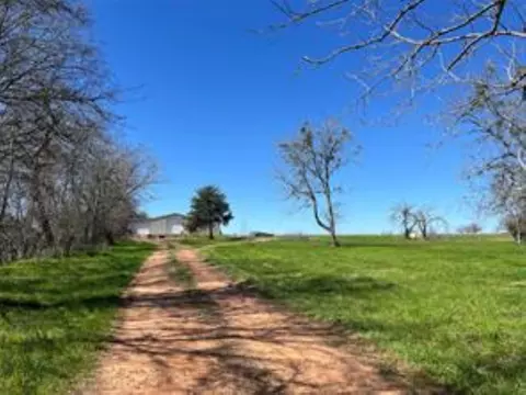000 Mcelroy Rd, New Ulm, TX 78950