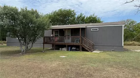 112 E Toledo St, Seadrift, TX 77983