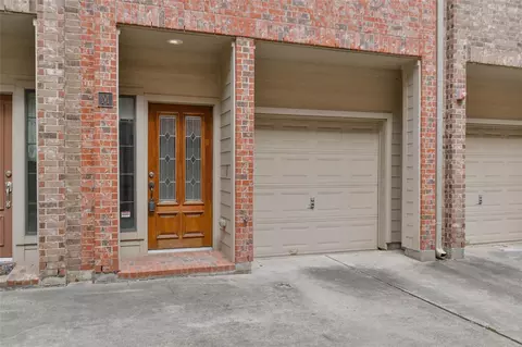 2904 Chenevert St #M, Houston, TX 77004