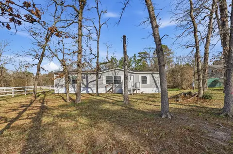 101 Oakdale Dr, Huntsville, TX 77320