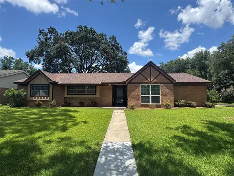 5902 Arboles Dr, Houston, TX 77035