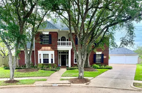 4110 Alice Dr, Sugar Land, TX 77478
