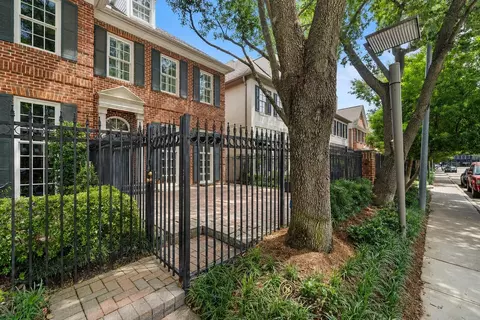 5136 Chevy Chase Dr, Houston, TX 77056