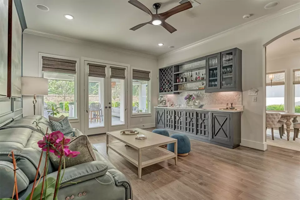 Living - 2017 Bennet Ln, Conroe, TX 77384 photo 5 of 5