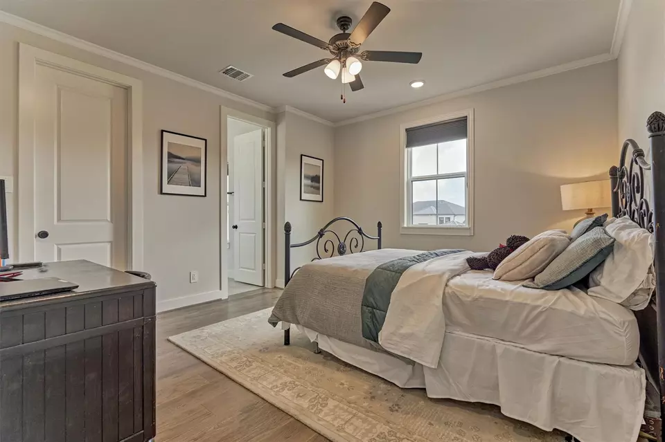 Bedroom - 2017 Bennet Ln, Conroe, TX 77384 photo 3 of 3