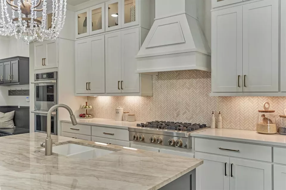 Kitchen - 2017 Bennet Ln, Conroe, TX 77384 photo 1 of 2