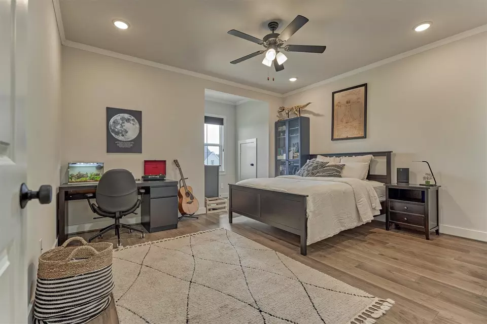 Bedroom - 2017 Bennet Ln, Conroe, TX 77384 photo 2 of 3
