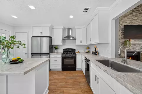 5323 Windsong Trl, Houston, TX 77084