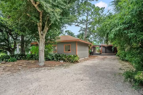 131 5th St, San Leon, TX 77539
