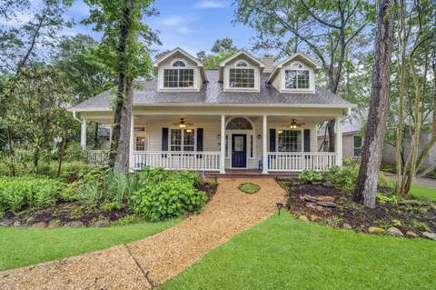 18 Amber Leaf Ct, The Woodlands, TX 77381