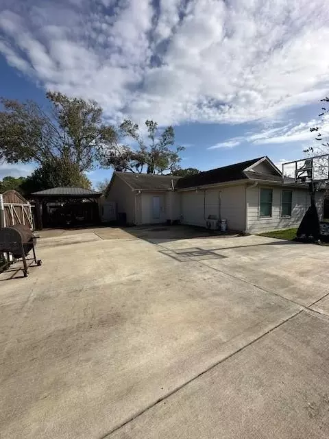 12102 SE Fairbury Dr, Houston, TX 77089