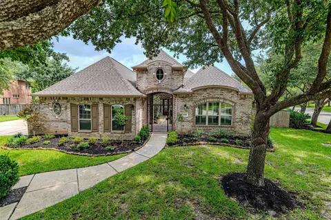 1302 Majestic Pines Ct, Kingwood, TX 77345
