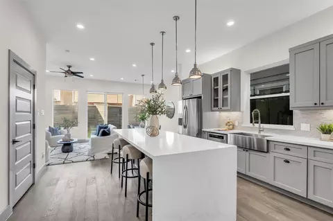 1207 E 28th St, Houston, TX 77009
