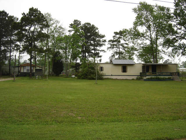 12195 Hilltop Dr, Willis, TX 77318 photo 1
