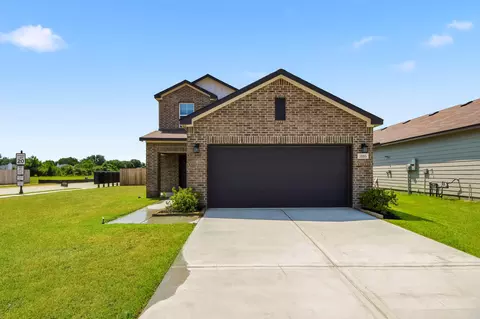 1885 Redwood Ln, Dayton, TX 77535