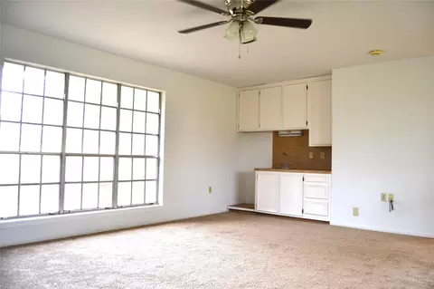 Living - 101 Summit Dr, Conroe, TX 77303 photo 3 of 4