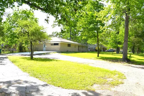 Exterior - 101 Summit Dr, Conroe, TX 77303 photo 2 of 8