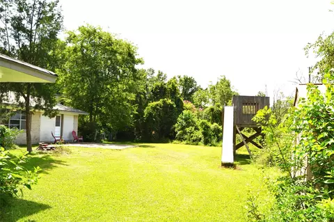 Exterior - 101 Summit Dr, Conroe, TX 77303 photo 3 of 8