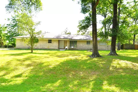 Exterior - 101 Summit Dr, Conroe, TX 77303 photo 7 of 8