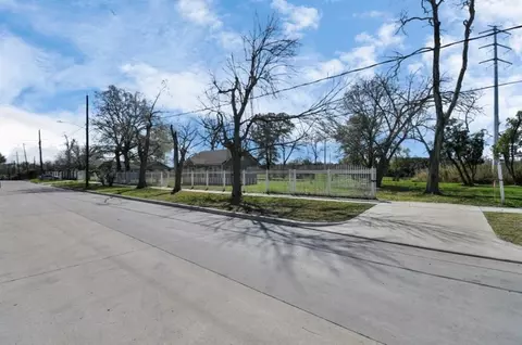 7912 Brays St, Houston, TX 77012