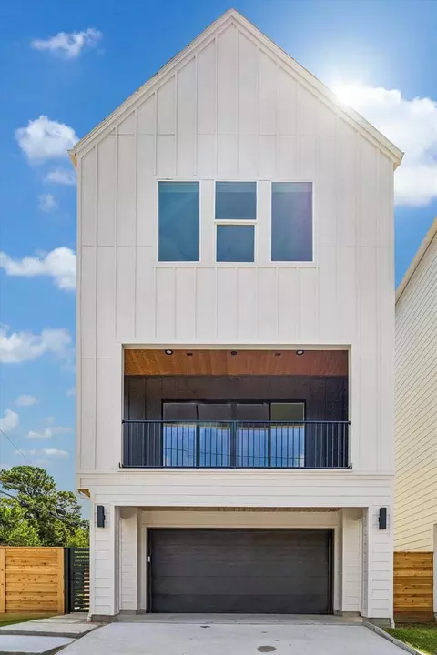 3402 Market St, Houston, TX 77020