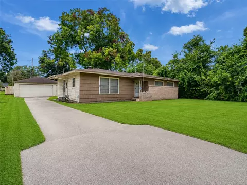 26 Harkness St, Houston, TX 77076