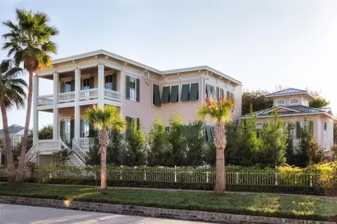 523 10th St, Galveston, TX 77550