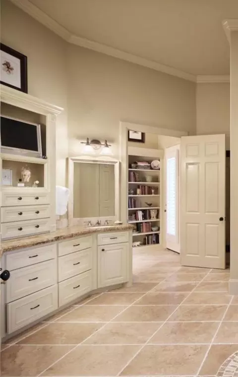 Bath - 6702 Star Ledge Ct, Spring, TX 77389 photo 2 of 3