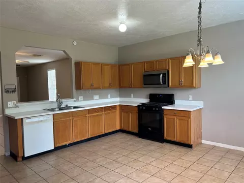 Kitchen - 24227 Pinecreek Pt, Spring, TX 77373 photo 1 of 2