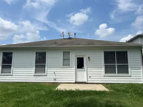 Exterior - 24227 Pinecreek Pt, Spring, TX 77373 photo 2 of 4