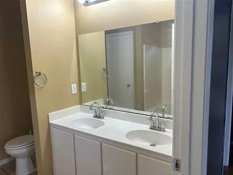 Bath - 24227 Pinecreek Pt, Spring, TX 77373 photo 1 of 2