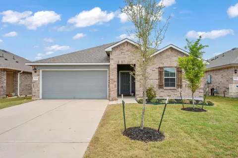 8026 Front Nine Ln, Navasota, TX 77868