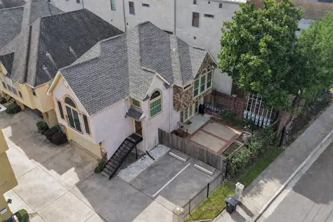 5821 Washington Ave, Houston, TX 77007