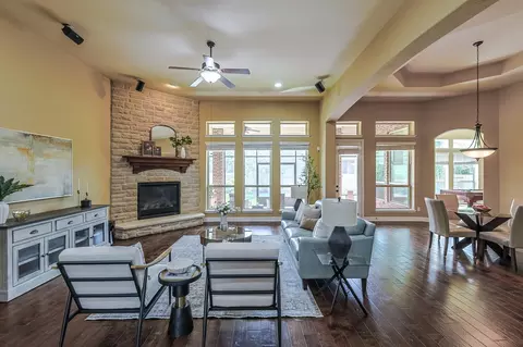 Living - 515 Mill Creek Rd, Pinehurst, TX 77362 photo 6 of 7