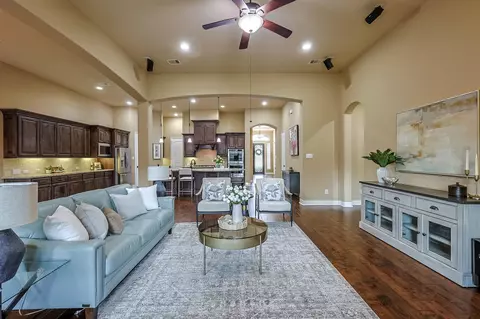 Living - 515 Mill Creek Rd, Pinehurst, TX 77362 photo 5 of 7